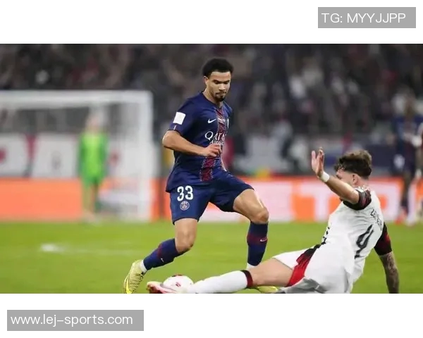 欧联杯激战巴黎圣日耳曼与曼城1比1平红牌争议引发全场热议