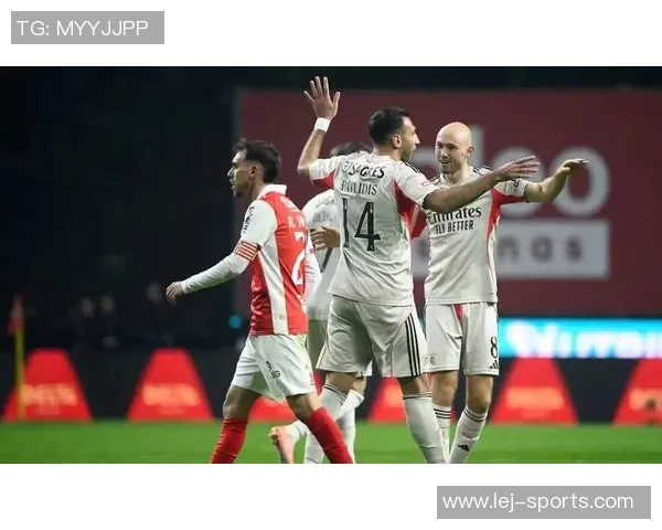 足总杯激战本菲卡与曼城握手言和神扑引发争议判罚全场沸腾