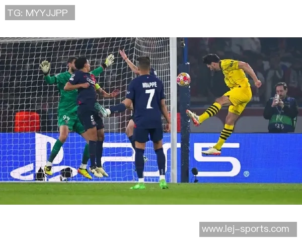 欧冠激战：AC米兰3-0巴黎圣日耳曼点球大战点燃全场激情