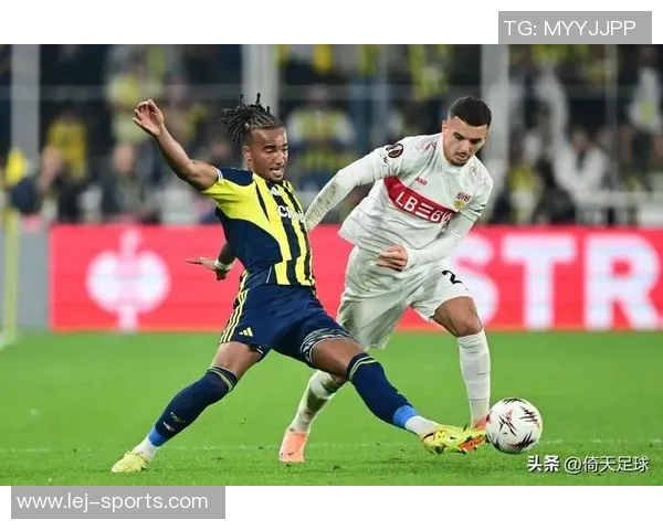 欧联杯惊天冷门里昂大胜曼联引发全场震动与热议